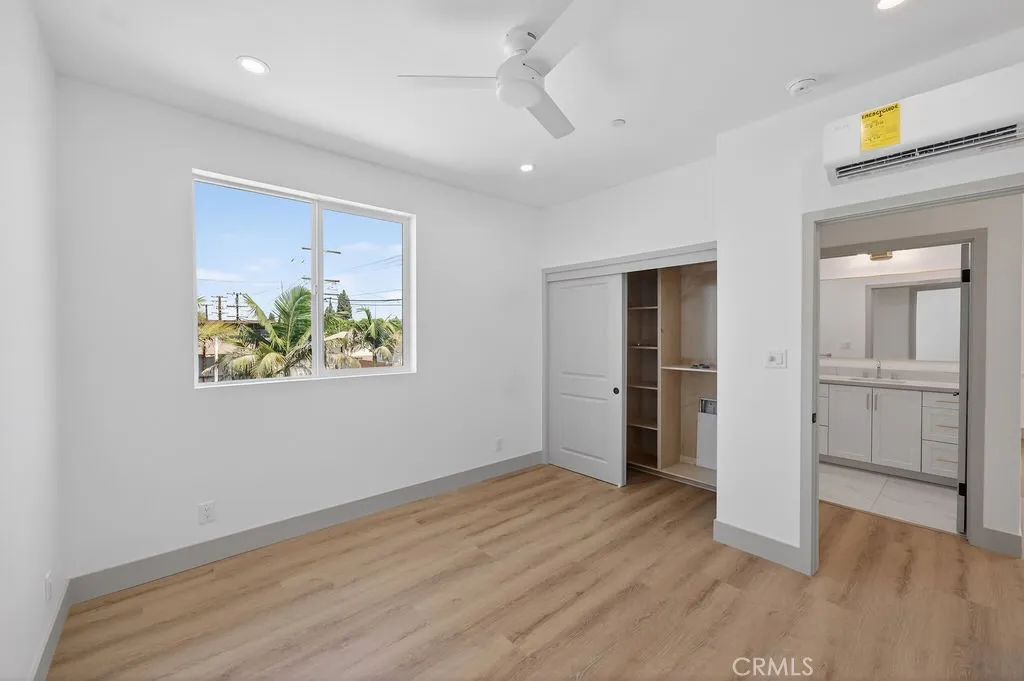 Photos are of the same model/floor plan at a different location and are for illustrative purposes only. Actual finishes, features, and options may vary.