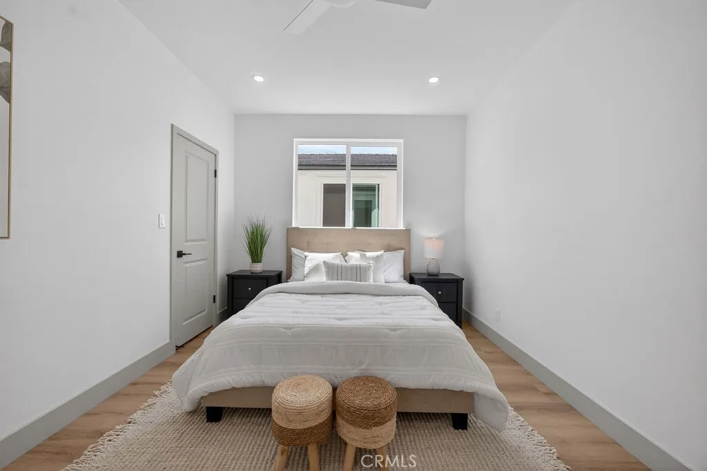 Photos are of the same model/floor plan at a different location and are for illustrative purposes only. Actual finishes, features, and options may vary.