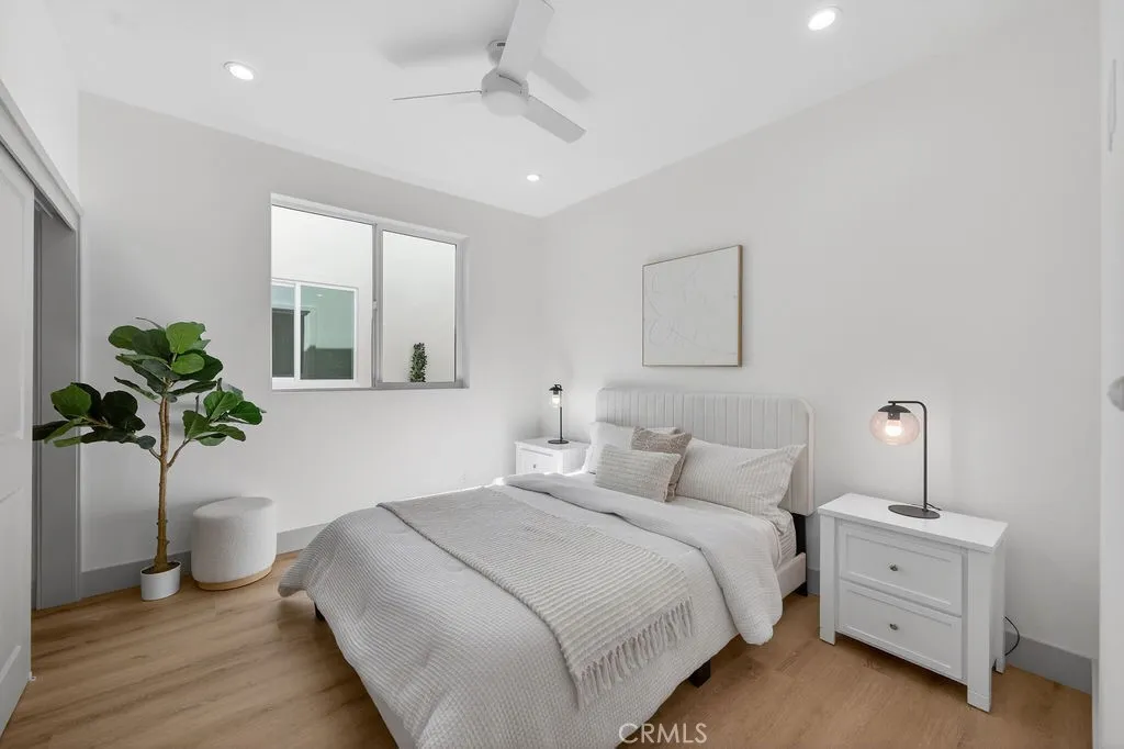 Photos are of the same model/floor plan at a different location and are for illustrative purposes only. Actual finishes, features, and options may vary.