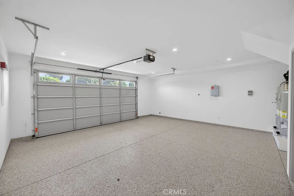 Photos are of the same model/floor plan at a different location and are for illustrative purposes only. Actual finishes, features, and options may vary.