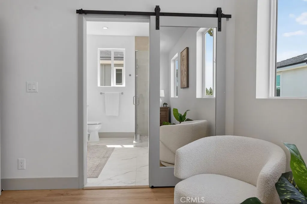 Photos are of the same model/floor plan at a different location and are for illustrative purposes only. Actual finishes, features, and options may vary.