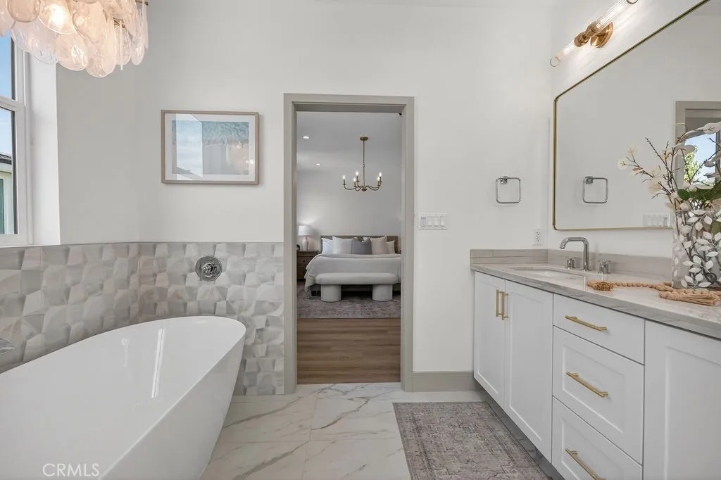 Photos are of the same model/floor plan at a different location and are for illustrative purposes only. Actual finishes, features, and options may vary.