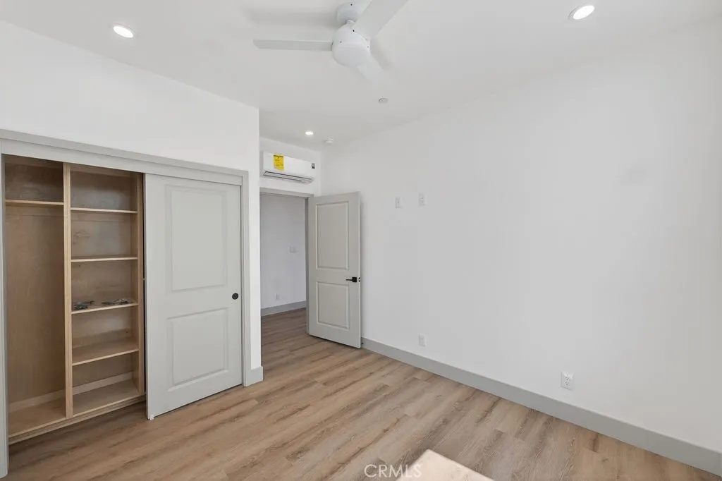 Photos are of the same model/floor plan at a different location and are for illustrative purposes only. Actual finishes, features, and options may vary.
