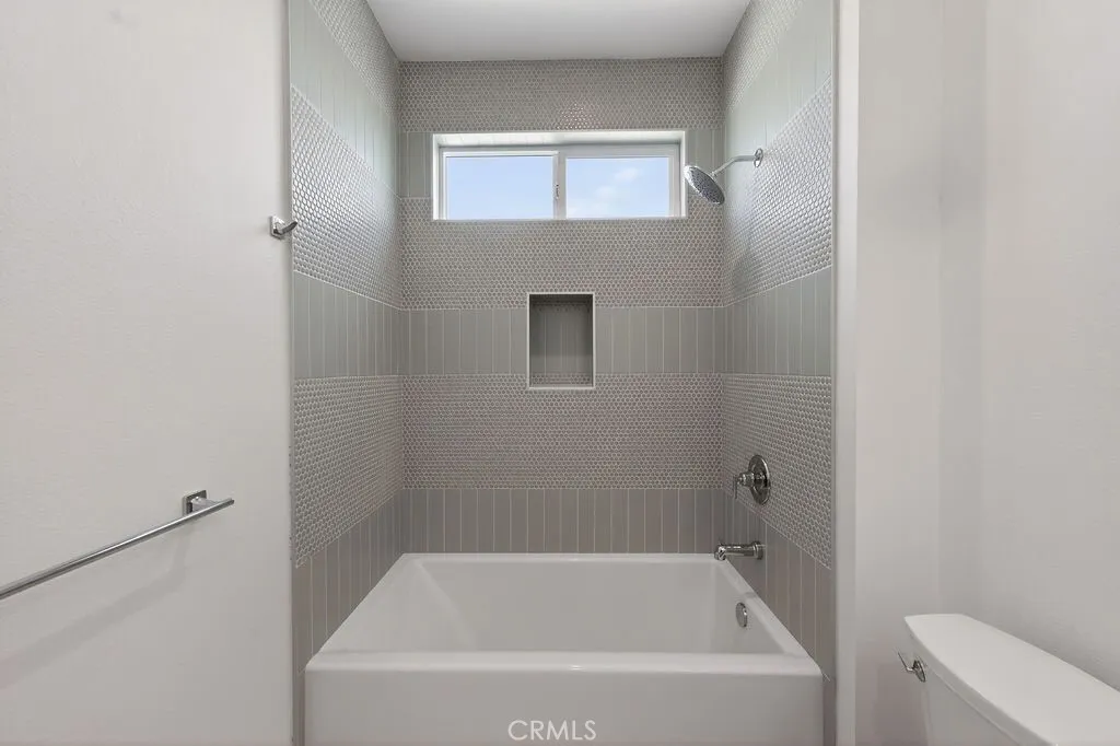 Photos are of the same model/floor plan at a different location and are for illustrative purposes only. Actual finishes, features, and options may vary.