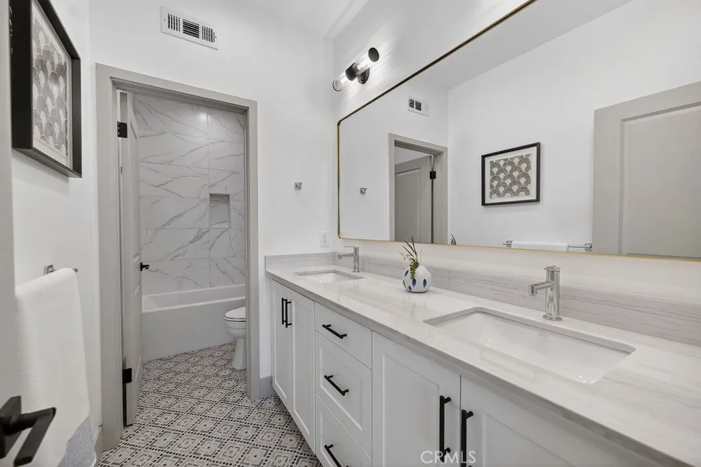 Photos are of the same model/floor plan at a different location and are for illustrative purposes only. Actual finishes, features, and options may vary.
