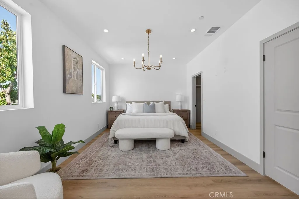 Photos are of the same model/floor plan at a different location and are for illustrative purposes only. Actual finishes, features, and options may vary.