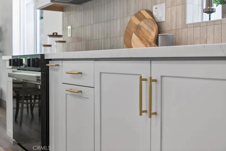 Photos are of the same model/floor plan at a different location and are for illustrative purposes only. Actual finishes, features, and options may vary.