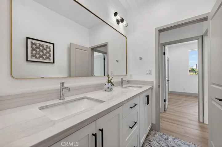 Photos are of the same model/floor plan at a different location and are for illustrative purposes only. Actual finishes, features, and options may vary.