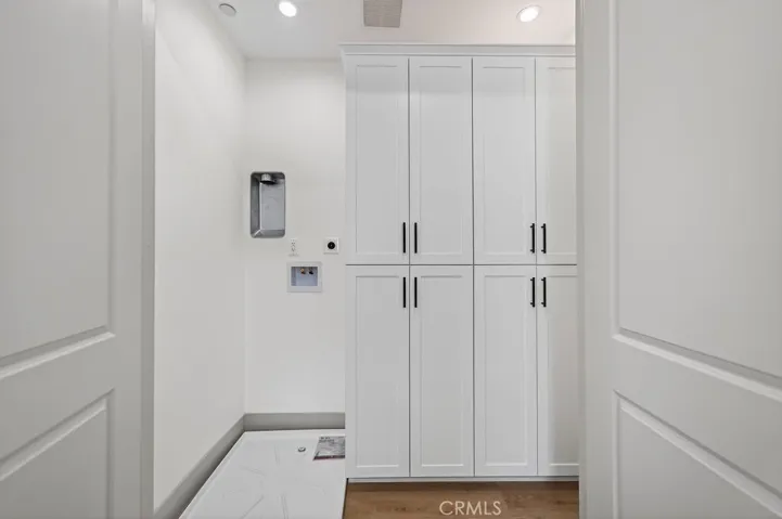 Photos are of the same model/floor plan at a different location and are for illustrative purposes only. Actual finishes, features, and options may vary.