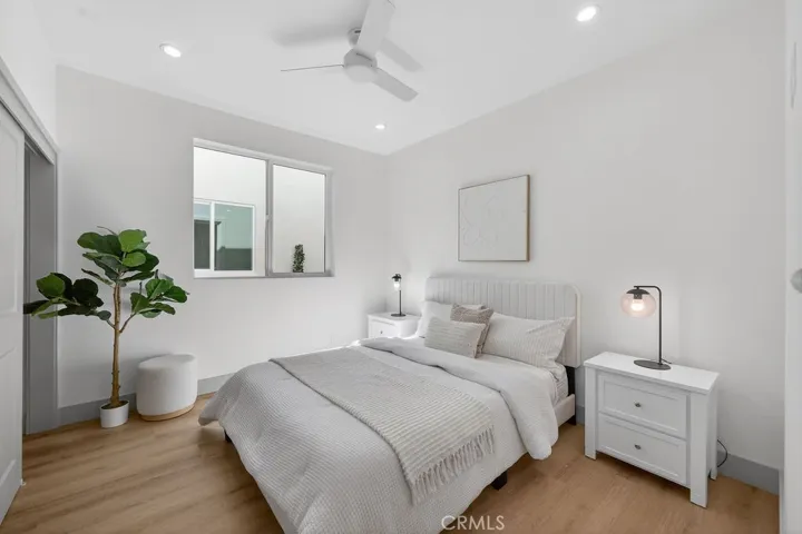 Photos are of the same model/floor plan at a different location and are for illustrative purposes only. Actual finishes, features, and options may vary.