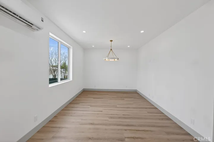 Photos are of the same model/floor plan at a different location and are for illustrative purposes only. Actual finishes, features, and options may vary.
