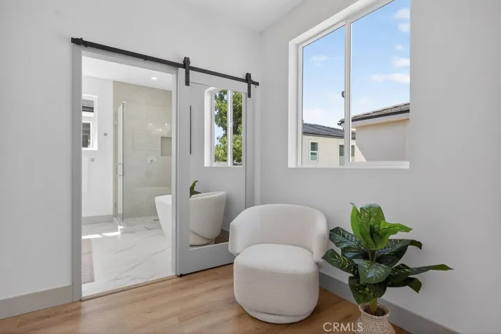 Photos are of the same model/floor plan at a different location and are for illustrative purposes only. Actual finishes, features, and options may vary.