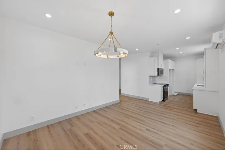 Photos are of the same model/floor plan at a different location and are for illustrative purposes only. Actual finishes, features, and options may vary.