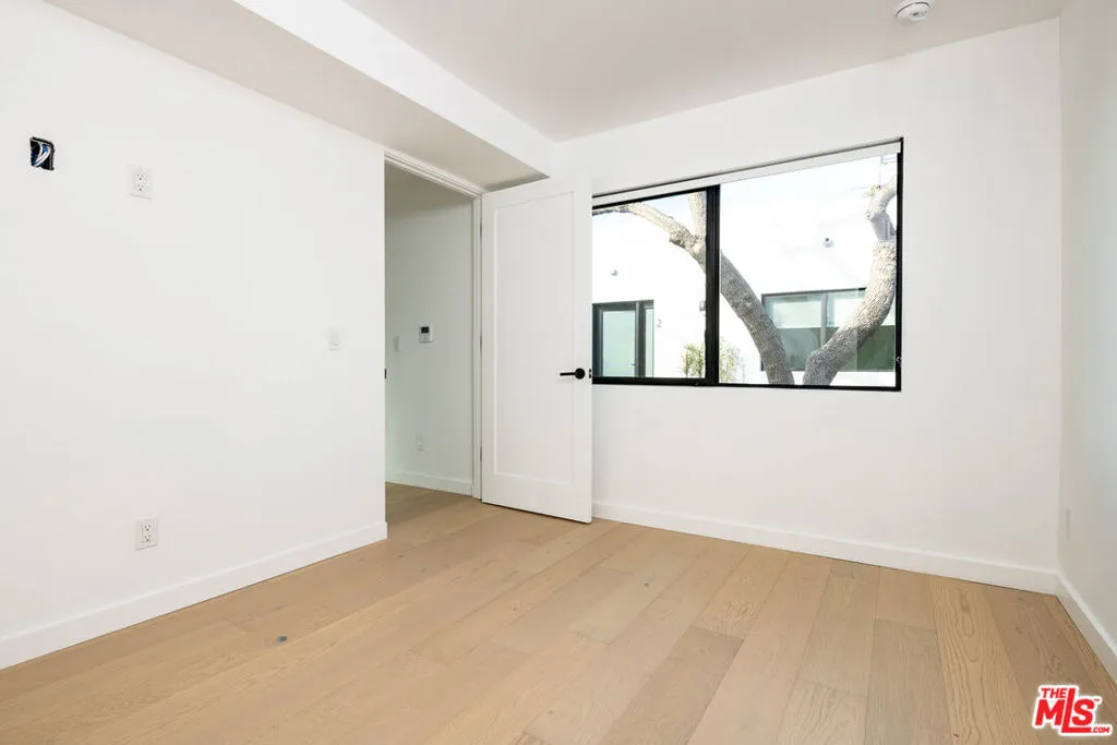 1325 Cabrillo Avenue 2, Venice, California 90291 — photo 5