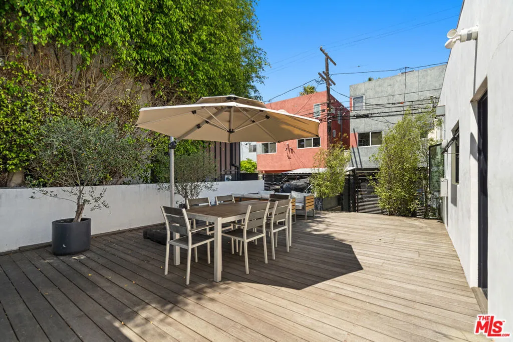 1325 Cabrillo Avenue 4, Venice, California 90291 — photo 5