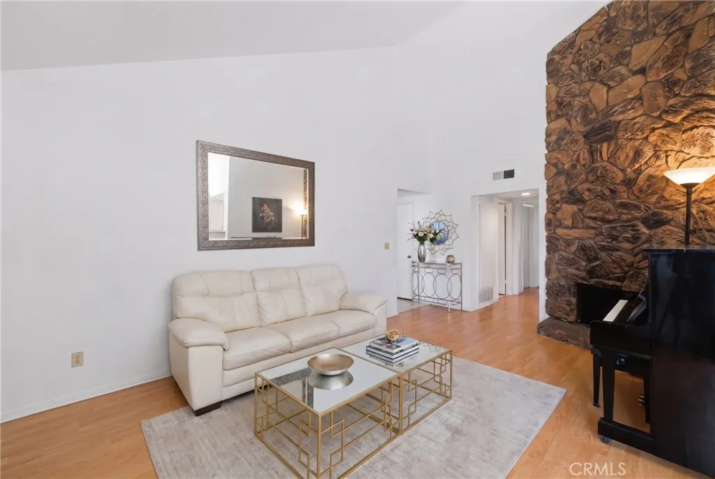1530 W 145th 205, Gardena, California 90247 — photo 4