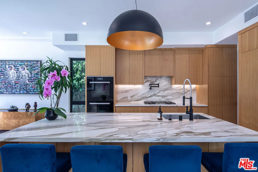 631 N Curson Avenue, Los Angeles, California 90036 — photo 5