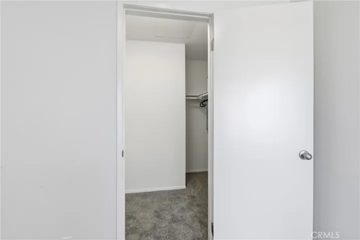 Walk-in close entry for primary bedroom