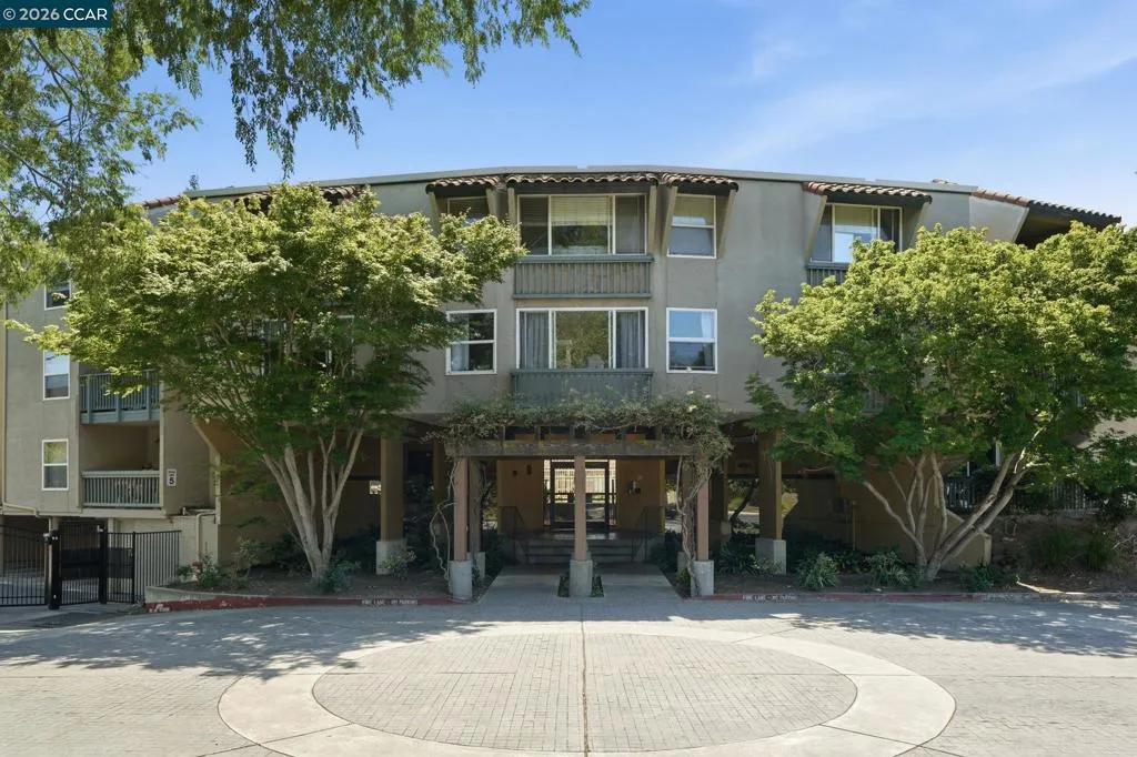 1087 Murrieta Blvd