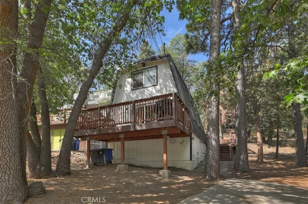 1323 Silverado, Big Bear City, California 92314 — photo 4
