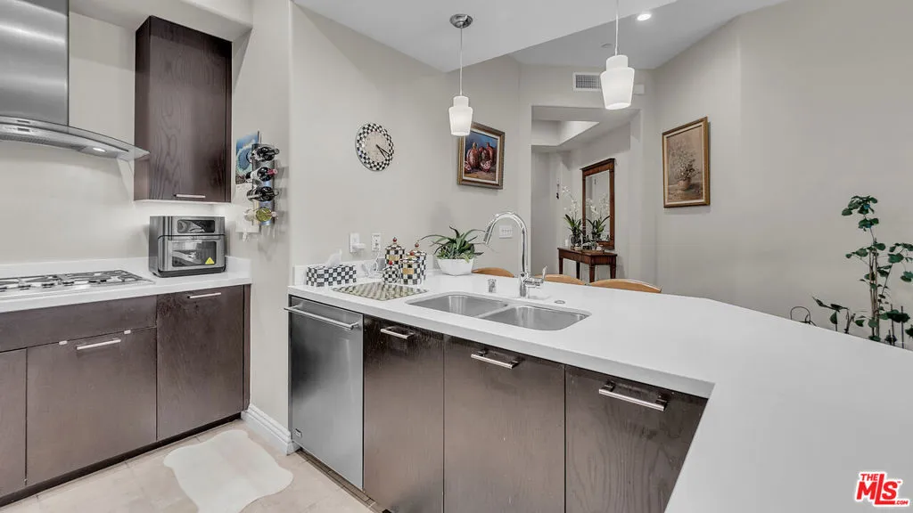 611 Caruso Avenue, Glendale, California 91210 — photo 5