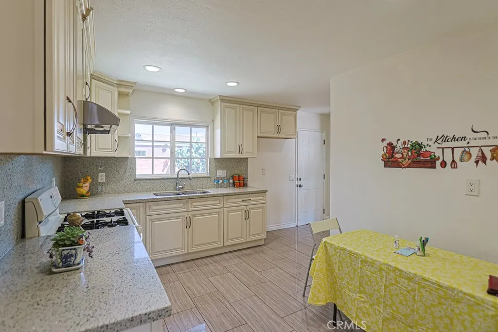12132 Hackamore, Garden Grove, California 92840 — photo 4