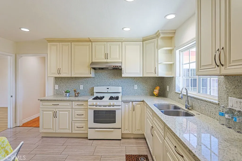 12132 Hackamore, Garden Grove, California 92840 — photo 5