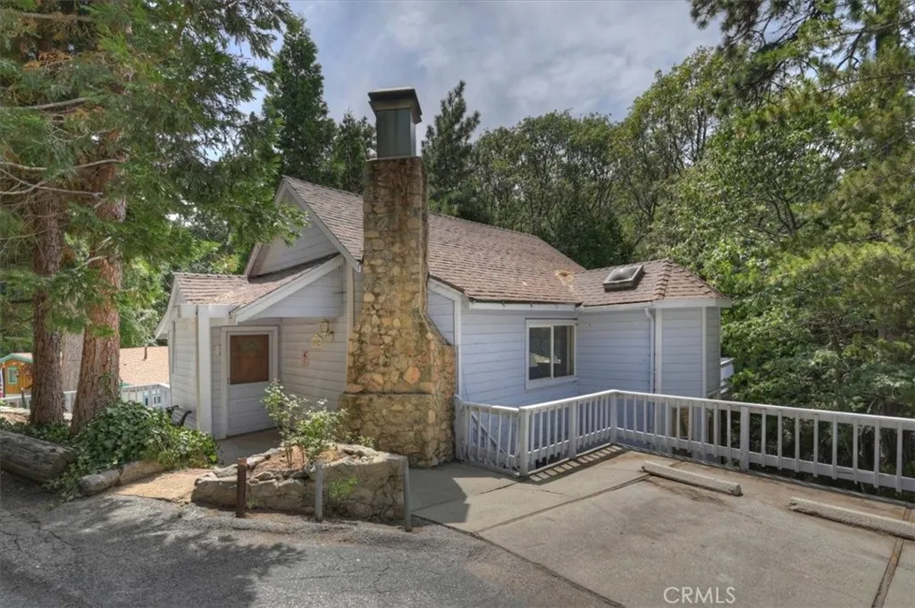 932 Cedar