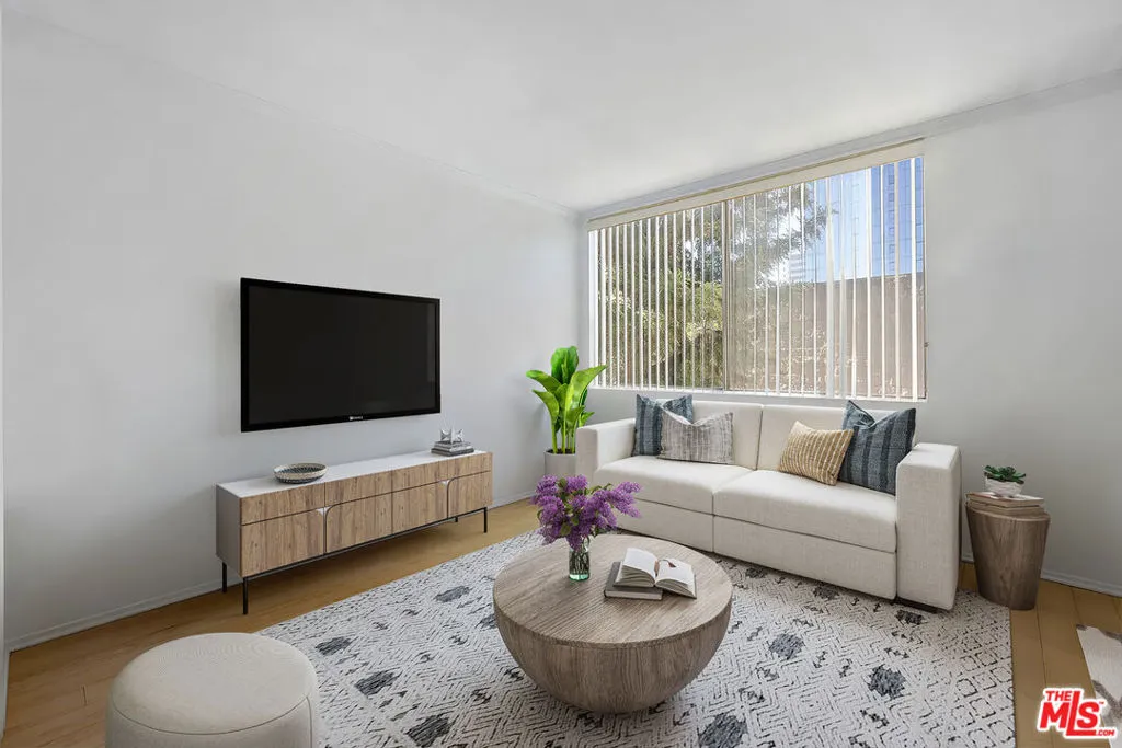 525 S Ardmore Avenue 257, Los Angeles, California 90020 — photo 4