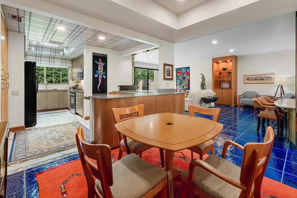 572 W Arenas Road 2, Palm Springs, California 92262 — photo 4