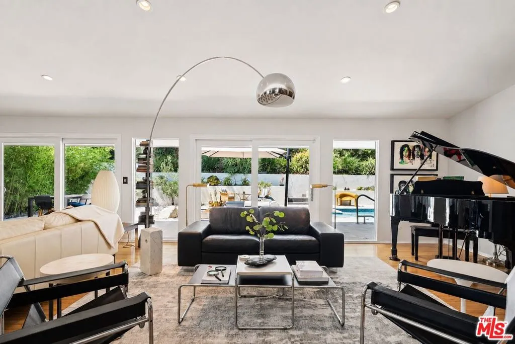 8670 Allenwood Road, Los Angeles, California 90046 — photo 5