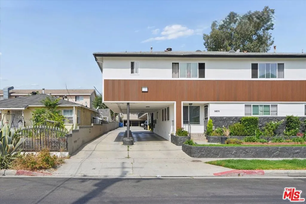 14611 Larch Avenue, Lawndale, California 90260 — photo 4