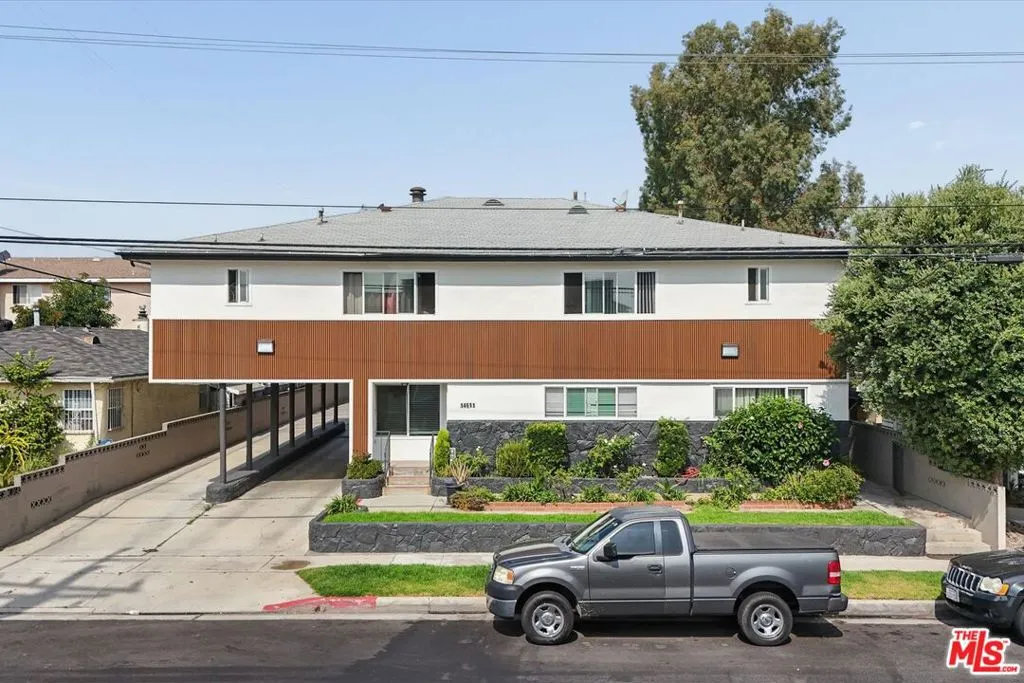 14611 Larch Ave