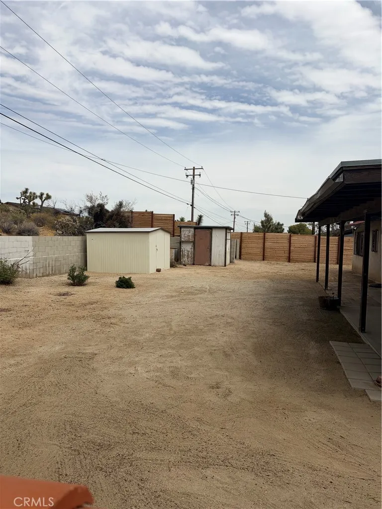 57374 Warren, Yucca Valley, California 92284 — photo 5