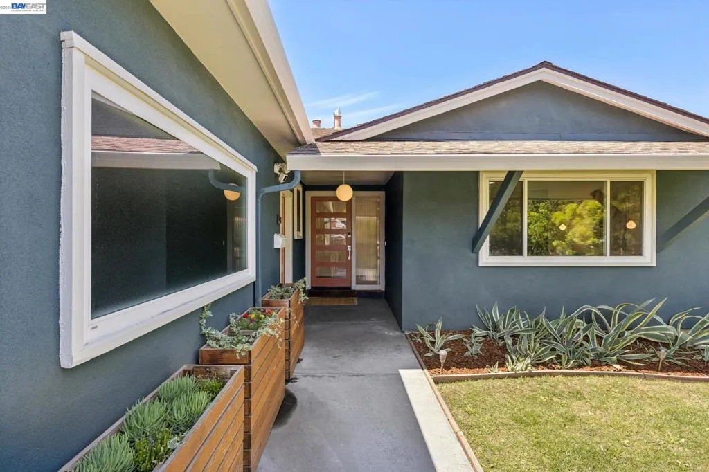 433 Kitty Hawk Rd, Alameda, California 94501 — photo 4