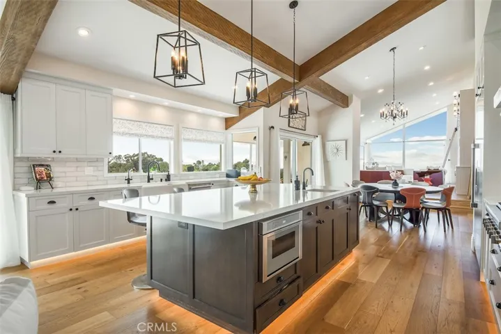 Open Kitchen W/High Ceilings