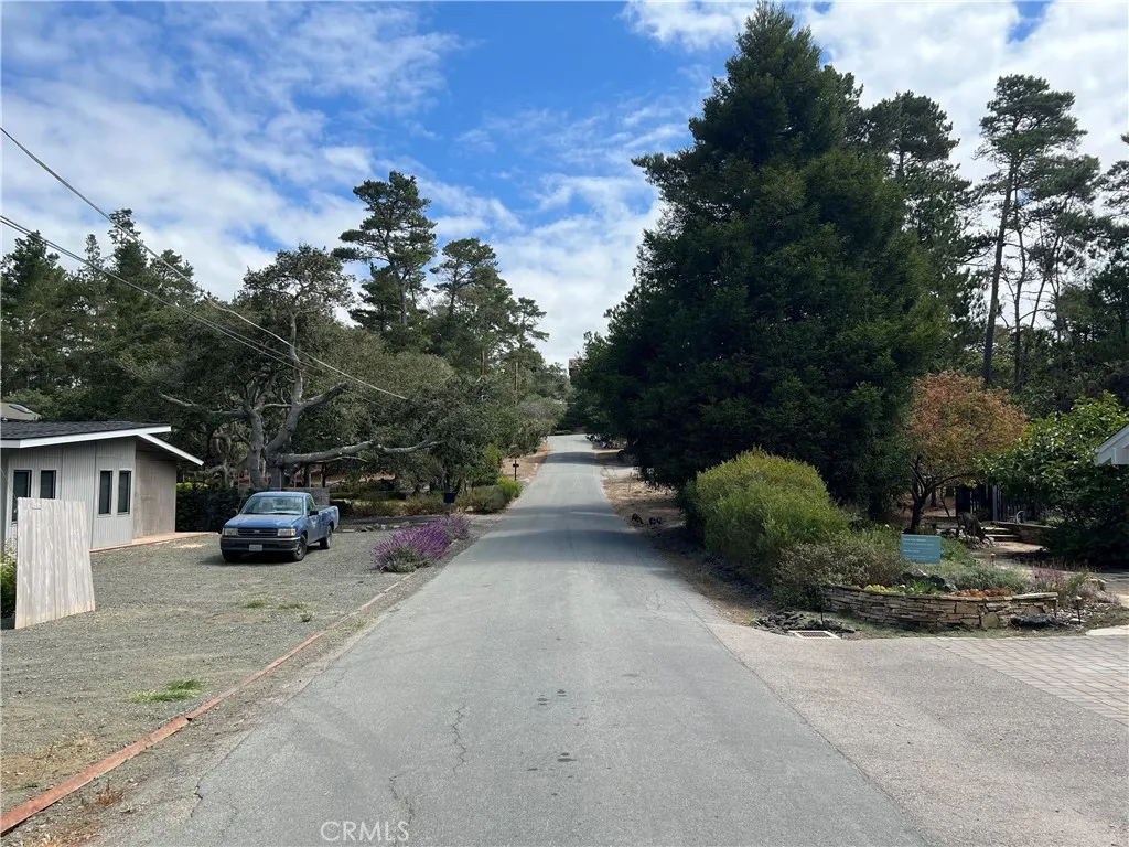 Looking East down Warren Rd