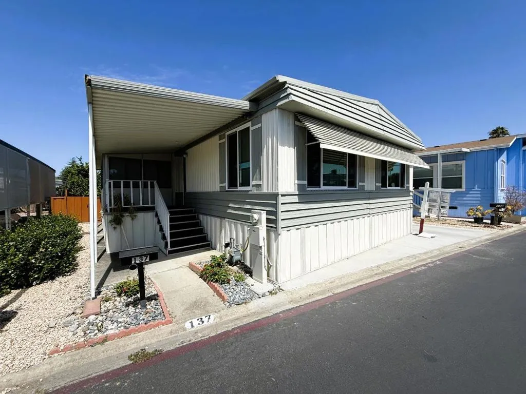 1520 E Capitol Expressway 137