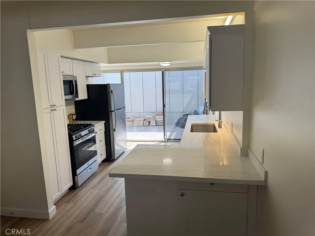 4040 Grand View 44, Los Angeles, California 90066 — photo 5