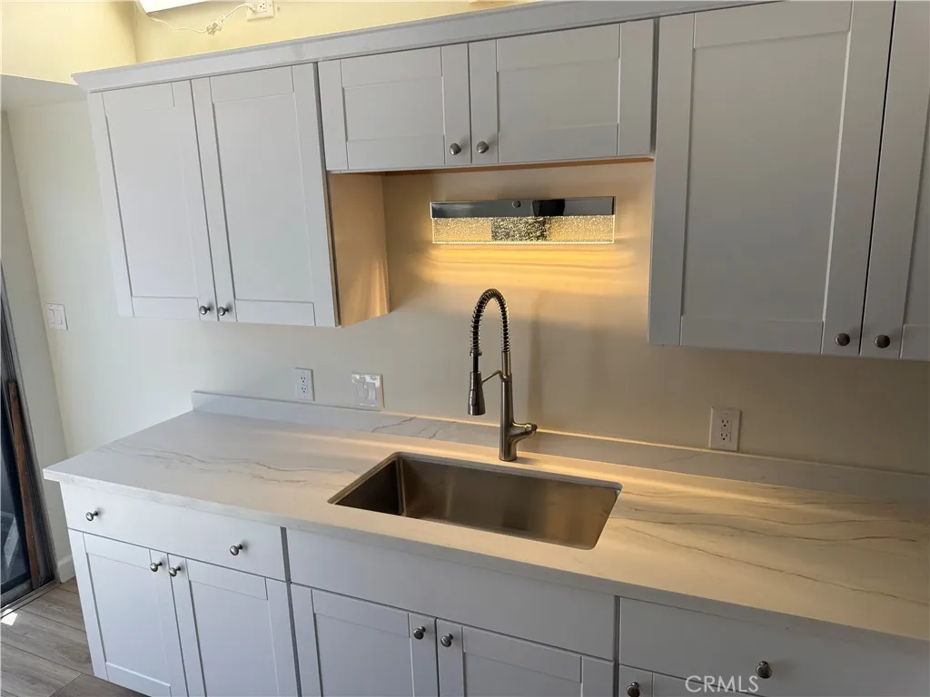 4040 Grand View 44