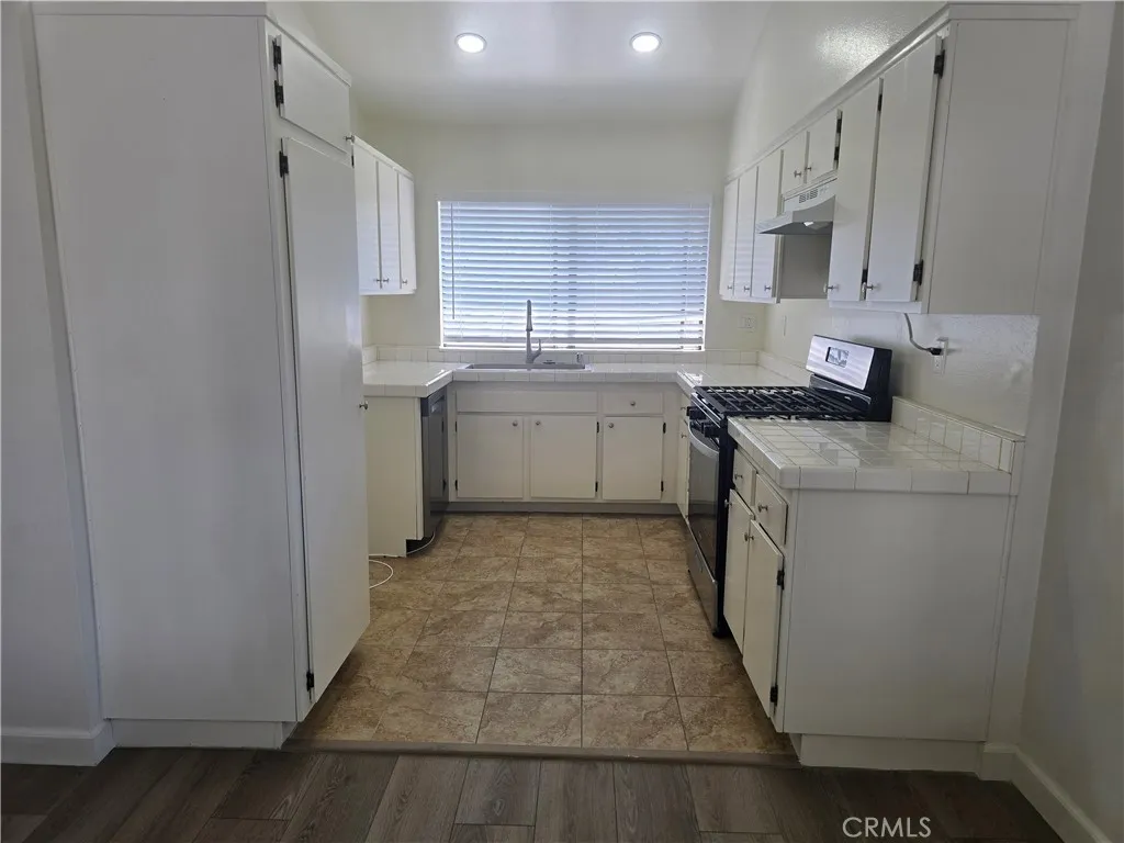 2288 Loma Alta Drive 6, Fullerton, California 92833 — photo 4
