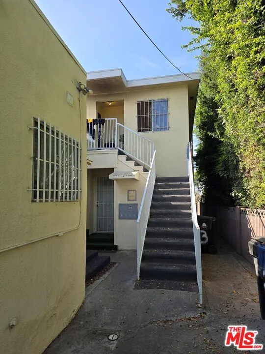 754 E 84th Pl