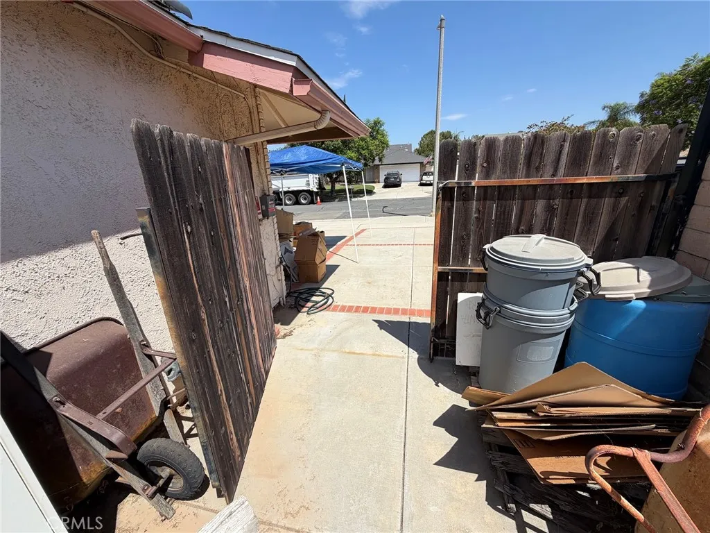 2040 Santa Barbara, Corona, California 92882 — photo 4