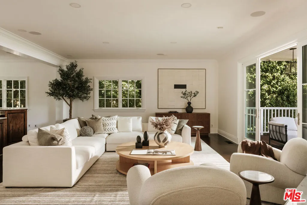 1228 Amalfi Drive, Los Angeles, California 90272 — photo 4