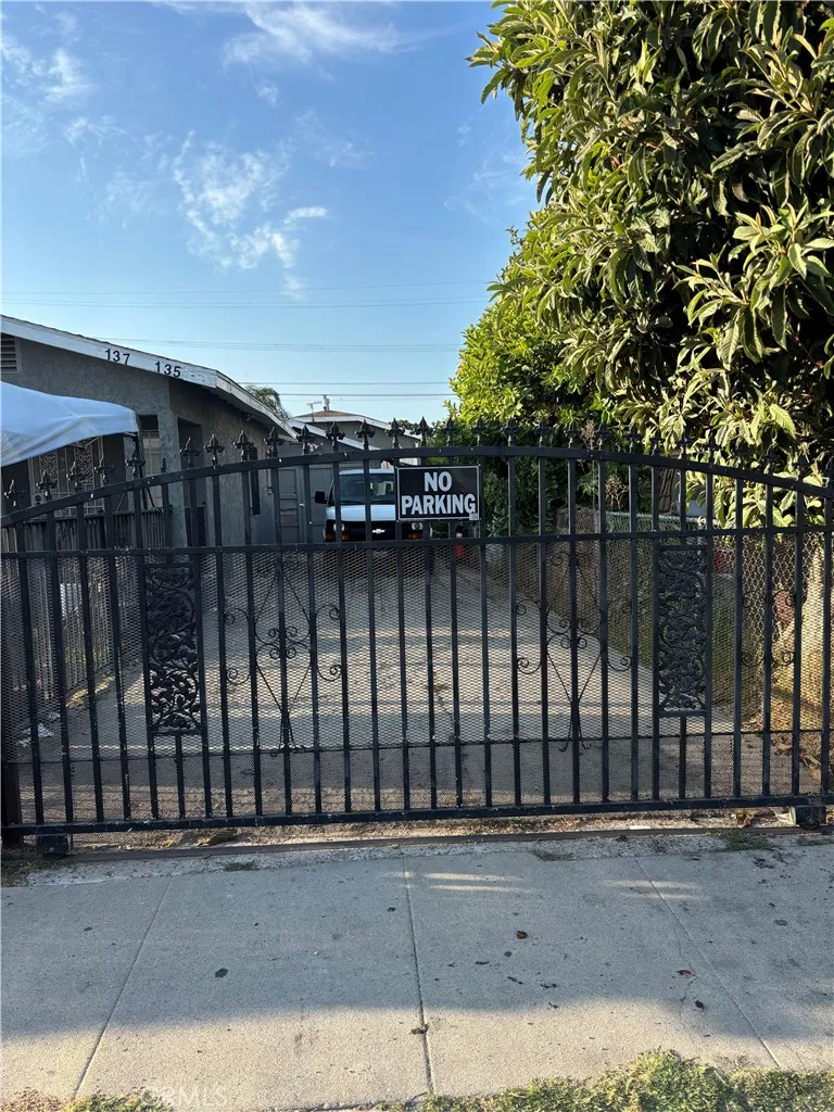135 W 87th Pl