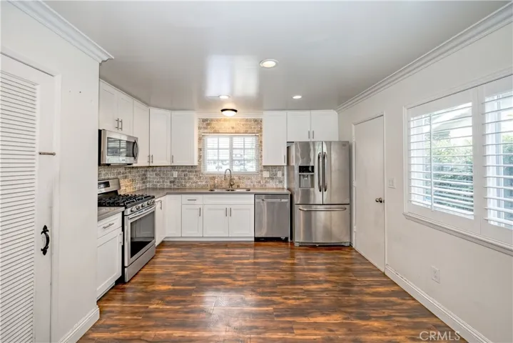 20263 Lakemore, Canyon Country, California 91351 — photo 5