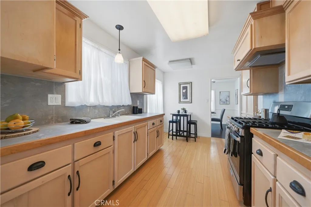 4646 Deeboyar Avenue, Lakewood, California 90712 — photo 4