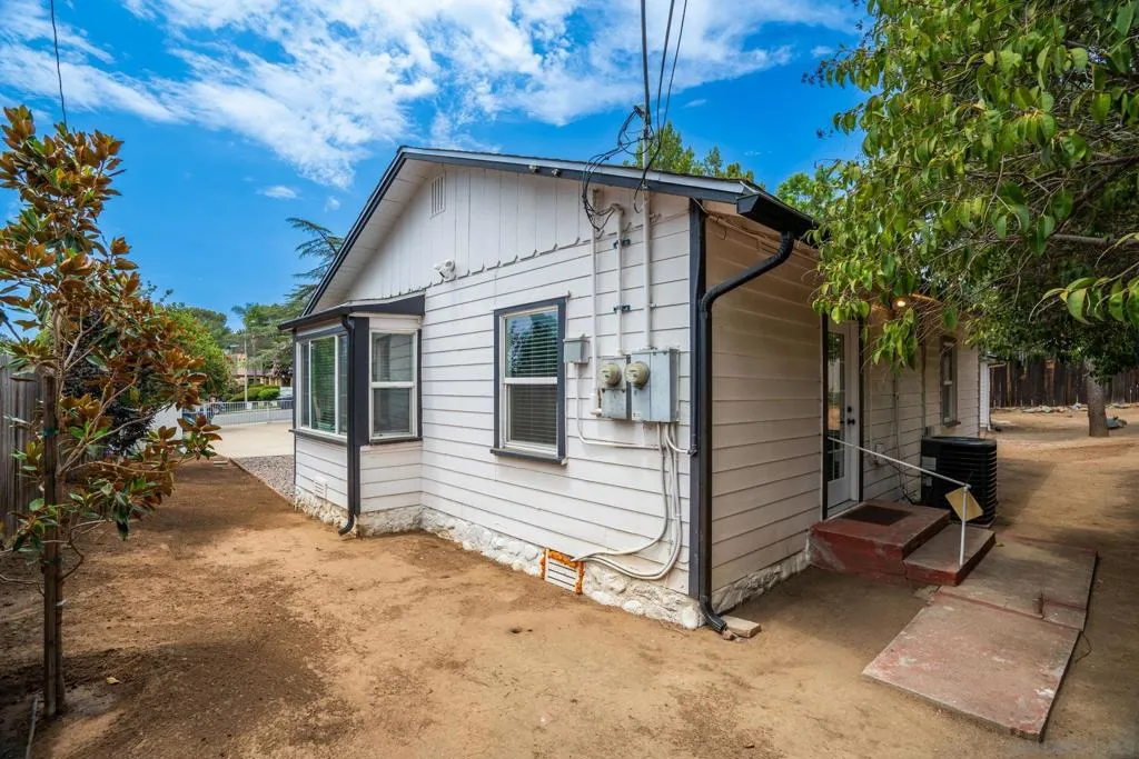 , Alpine, California 91901 — photo 5