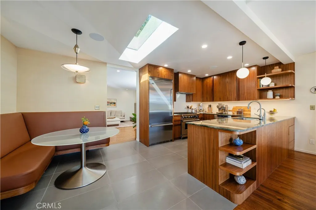 1011 W Mountain, Glendale, California 91202 — photo 5
