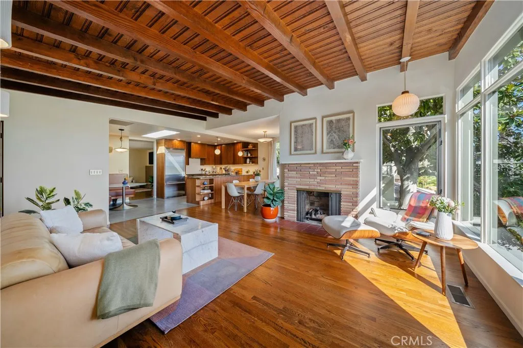 1011 W Mountain, Glendale, California 91202 — photo 4